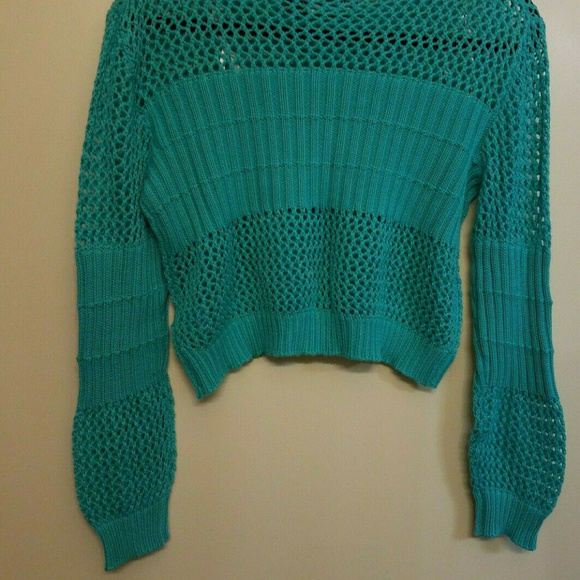 MinkPink Turquoise Crop Knit Sweater Size Medium - Picture 8 of 8